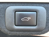 【パワーバックドア】スマートキーや運転席のボタンを押すだけでリアゲートが自動で開閉します!荷物を持っている時や、高い位置にあるバックドアを閉める際に便利な機能です♪