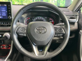 【純正革巻きステアリング】上質な革を使用することで、手にしっかり馴染みとても運転しやすいハンドルです♪