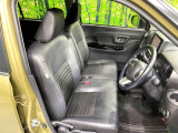 運転席シート廻りは使用感も少なく、良好な状態となっています。丁寧に使われていたことがよくわかりますね。