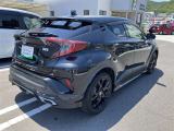 広々とした車内空間に優れた燃費性能。更にデザインも上質で人気のお車です!