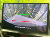 【バックカメラ】駐車時に後方がリアルタイム映像で確認できます。大型商業施設や立体駐車場での駐車時や、夜間のバック時に大活躍!運転スキルに関わらず、今や必須となった装備のひとつです!