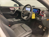 当社専門スタッフによる車のクリーニング済車です。シートやカーペットも除菌、抗菌加工済みです。