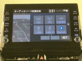 いまや必須装備「ナビゲーション」搭載!知らない場所にスイスイッとドライブ。もう、これなしではハンドルを握れませんね!でも運転中の操作は危険ですのでご注意ですね☆