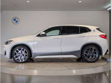 【XDrive】強大なパワーをXdriveシステムが瞬時に理想的な可変配分を行い、かつてない安心・快適・スポーティな走りを約束します。走行状況に応じてトルク配分を最適化してくれる優れものです!