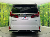 安心の最長10年・走行無制限保証(有償)をご用意。保証内容も充実はもちろん、無料点検&オイル交換や、年中無休の全国・24時間ロードサービスも付帯されておりますのでご安心下さい。
