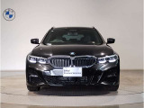 ☆BMWの代名詞とも言える【キドニーグリル】一目見ただけでBMW車であると認識できる確固たるアイコンとして存在感を放ちます☆