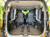 普段のお買い物や通勤、送迎等に十分な荷室スペースを確保しております。セカンドシートを倒すと、大きな荷物の積載も可能です♪