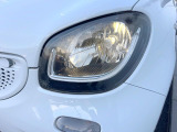 ●LEDヘッドライト:夜間走行時も良好な視界を確保し安心して運転できる高輝度LEDヘッドライトを装備!点灯速度が早く、消費電力も抑えられています。