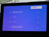 CD・DVD(再生機能)・ブルートゥース等を使用することができます。