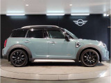 ☆MINIの車の始まりは大人四人がギリギリ乗れるコンパクトな車です!!今となっては3ナンバーですが、もともとは5ナンバーの車でした!!