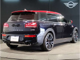 BMWのお車は、&ldquo;駆け抜ける歓び&rdquo;を体現しております。走行の安定性とコーナリングの良さを追求し、思い通りにハンドルの操作可能です。