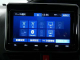 【オーディオ選択画面】AM/FMの切替や、交通情報もこちらの画面から選択できます。