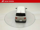 後方視界は、大きなバックドアガラスを採用し、十分確保されています。この車には、バックカメラとリヤセンサーが付いています。ご安心ください。