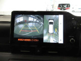 車両を上から見たような映像をナビ画面に表示するパノラミックビューモニターが付いています。