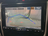 駐車が苦手な方でも安心のバックガイドモニター搭載。 後方の映像をクリアに表示し、ガイドラインで車庫入れや縦列駐車をしっかりサポート。毎日の運転がぐっとラクになります。