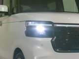 高輝度で点灯速度が速く、しかも消費電力の少ないLEDヘッドライトが装備されています!LEDの明るい光が走行中の視界の確保をサポートして、夜のドライブがより楽しく安全に運転できます♪