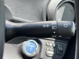 【オートライト(AUTO)】外の明るさをシステムが感知して、自動でヘッドライトが点灯します。ヘッドライトをつけ忘れを防ぐ便利機能です。