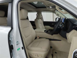 長時間の運転でも疲れにくいシートです。