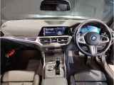 ☆センターパネルを運転席側に僅かに傾けたBMW独特のインパネ☆【駆け抜ける歓び】はここからもスタートしております☆