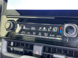 オートエアコンで快適な室内です。
