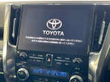 【10.3インチワイドナビ】高級感とインパクトのある大型ワイドナビを装備。各種オーディオ操作はもちろん、横長ワイド画面でのマップ2分割表示など、利便性も高いナビです♪