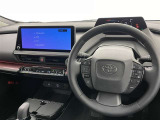 運転席まわりです。 各操作スイッチは使いやすい位置に配置されてます。