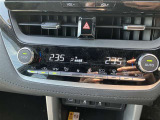 オートエアコンなので、お好みの温度に設定するだけで車内を快適空間にしてくれます。