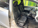 運転席シート廻りは使用感も少なく、良好な状態となっています。前オーナー様が丁寧に使っていたことがよくわかりますね。
