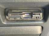 有料道路をキャッシュレスで通行できるETC車載器付きです。運転席足元に設置されています。ETCセットアップ費用は含まれておりません。別途必要となります。