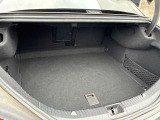 輸入車、国産車を問わず、現在お乗りのお車を下取りさせて頂きます。お車の車種やボディカラー、オプション装備などをご連絡頂けましたら、おおよその額を提示させて頂きますので、お気軽にお申し付け下さいませ。