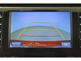 バックガイドモニターで、後方を確認しながら安心して駐車することができます。運転初心者も熟練者も必須の機能ですよ!