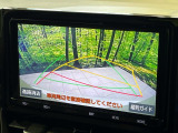 【バックカメラ】駐車時に後方がリアルタイム映像で確認できます。大型商業施設や立体駐車場での駐車時や、夜間のバック時に大活躍!運転スキルに関わらず、今や必須となった装備のひとつです!