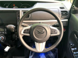【ステアリングスイッチ】運転中、前方から目線をそらすことなく、オーディオ等の操作が可能な便利機能!安心&快適なドライブを演出してくれます♪