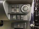 運転席からも操作できる両側パワースライドドア付きです。