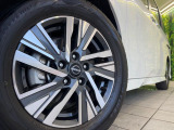 【純正16インチアルミホイール】外観にマッチした純正アルミホイールを装着しております。各種社外アルミホイールや、スタッドレスタイヤも取扱いしております。是非ご相談ください♪