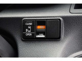 機能性溢れる運転席まわり。使いやすいスイッチ類の配置で運転中のストレスを軽減し楽しくドライブできますよ。