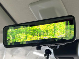 【デジタルルームミラー】後席の大きな荷物や同乗者で後方が確認しづらい時でも安心!カメラが撮影した車両後方の映像をルームミラー内に表示。クリアな視界で状況の確認が可能です!