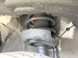 お車を安心してお乗りいただく為には、足回りの定期点検が欠かせません。サービスサポート(有償保証)では無料点検もご提供しており、安心のカーライフをお過ごしいただけるサポート体制が整っています。