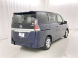 後ろから見ると車の印象も変わりますね♪