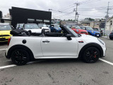 正規ディーラー工場なので、アフターサービスもお任せ下さい。