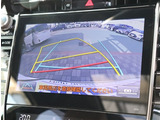 お車選びをお楽しみ頂けるよう、在庫車の展示スペースを十分に確保しております。