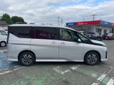 両側オートスライドドア装備!運転席やドアのスイッチ、リモコンキーでも開閉操作できるので便利ですよ!