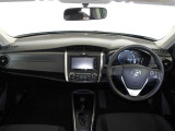 シンプルな運転席周りですね。乗っていて落ち着けるデザインです。運転視界も広々!