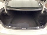 【トランク】積み込みやすくて、たっぷり積める荷室です。シートアレンジできるものは、乗車人数と荷物の量や大きさによってシートを動かすことができるので、より快適なドライブが可能です!