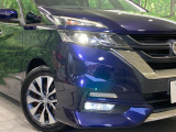 【LEDヘッドライト】悪天候や夜間走行時も良好な視界を確保し安心して運転できる高輝度LEDヘッドライトを装備!点灯速度が早く、消費電力も抑えられています。