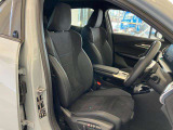 室内は大変綺麗に扱われており、タバコも吸われていない為、車両以外の臭いは感じられません。禁煙車両をご希望の方はこちらのお車をお奨め致します。