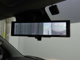 デジタルインナーミラー装備!車両後方のカメラの映像をデジタル補正で視認性を向上させてインナーミラー内に表示します♪視界を遮るものがなく、後席に同乗者がいても後方を確認しやすく安心です♪