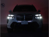 BMW代表的な特徴のキドニーグリル。BMWのすべてのモデルに採用され、BMWらしさを強調しております。