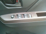 SUBARU認定U-Carはお客様に気持ちよくお乗りいただくために、独自のクリーニング基準を設定し内装から外装、エンジンルームに至るまでしっかりクリーニングをしておりますので快適にお乗りいただけます。