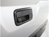 バックカメラが付いているので後方確認が非常にしやすいです。今や運転初心者も熟練者も必須装備!ついていて損はないですね♪
